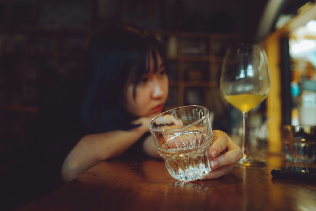 既婚者と食事に行く女性の「脈ありサイン」