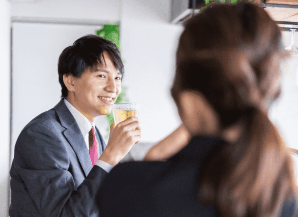 既婚者と食事に行く男性心理パターン